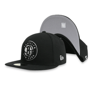 [70343946] Brooklyn Nets Men's Black Fitted Hat.