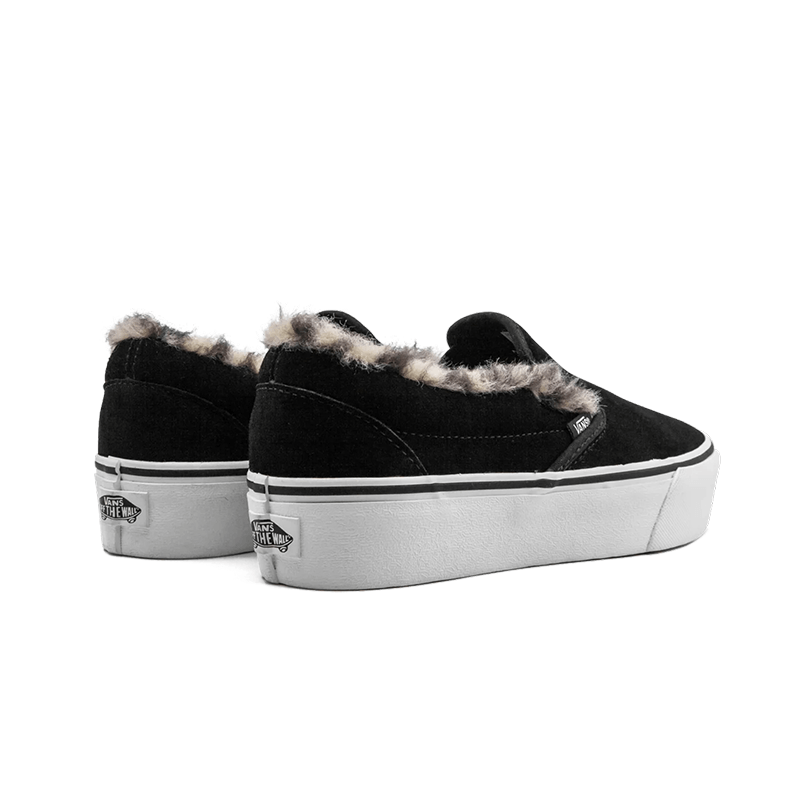 Fur black 2025 leopard vans