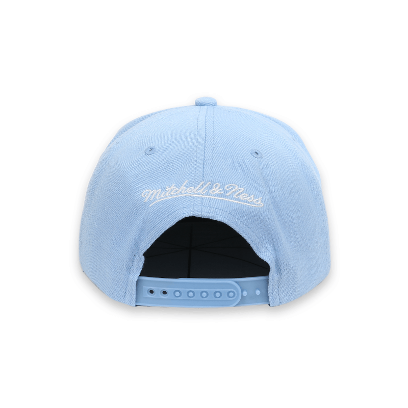 Chicago Bulls Light Blue Mitchell & Ness Core Basics Snapback HWC